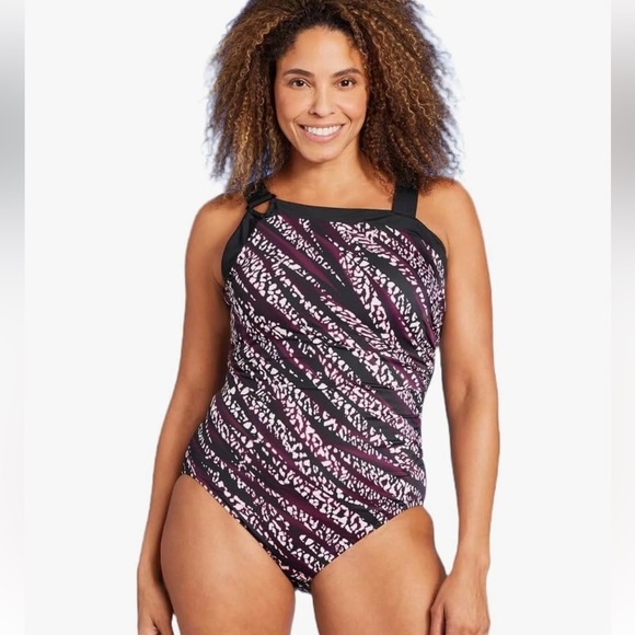 Aqua Green Women's UPF 50 Asymmetrical Shoulder One Piece
Swimsuit new 🆕 - Picture 1 of 5